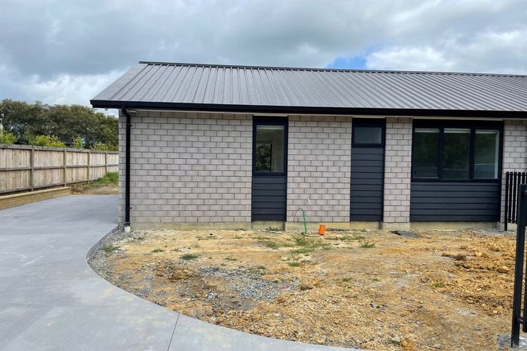Photo of property in 54 Robert Might Road, Kumeu, 0810