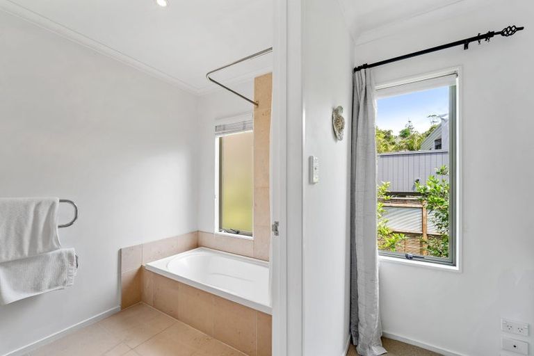 Photo of property in 15 Whale Cove, Stanmore Bay, Whangaparaoa, 0932