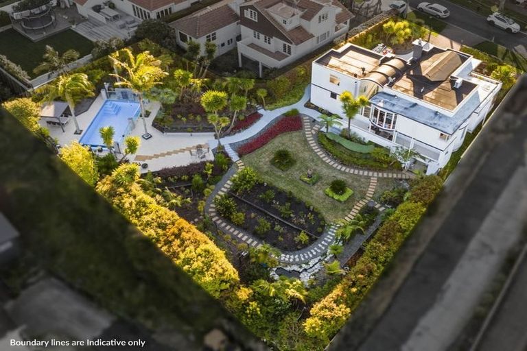 Photo of property in 27 Palmer Crescent, Mission Bay, Auckland, 1071