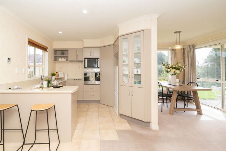 Photo of property in 43 Sovereign Isle Lane, Rototuna, Hamilton, 3210