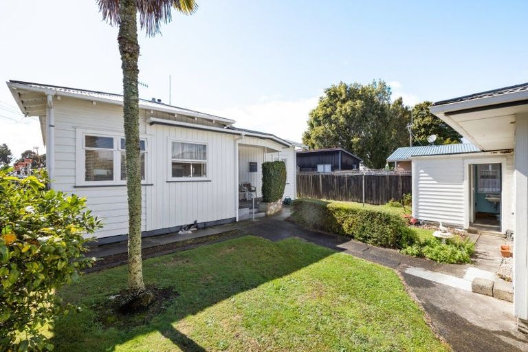 Photo of property in 1 Livingstone Avenue, Nawton, Hamilton, 3200