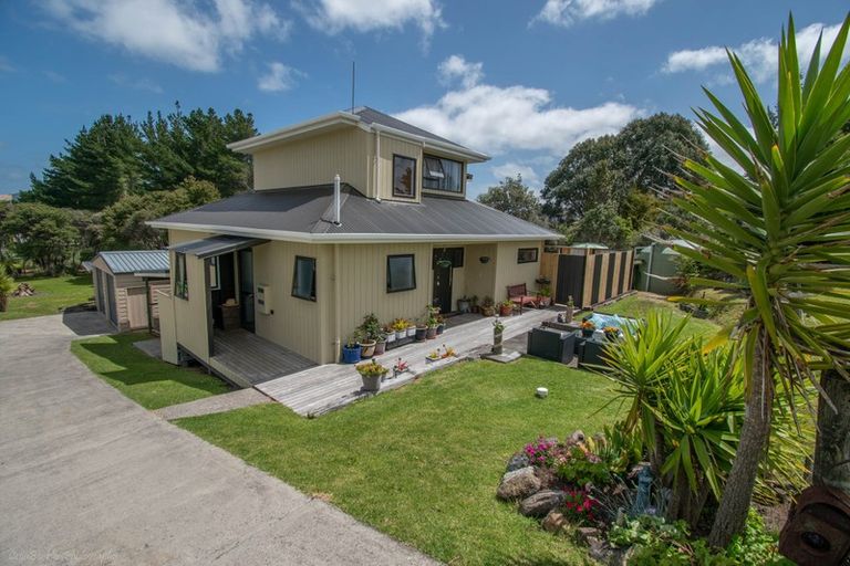 Photo of property in 15 Koutu Point Road, Opononi, Kaikohe, 0473