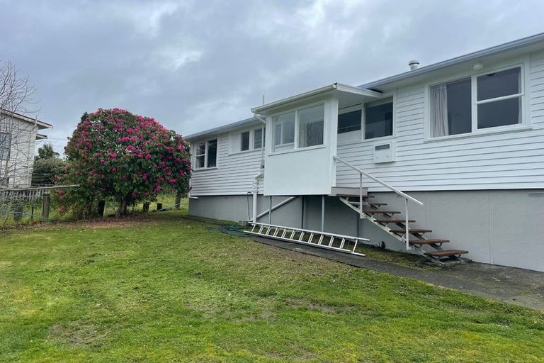 Photo of property in 23 Colwill Road, Massey, Auckland, 0614