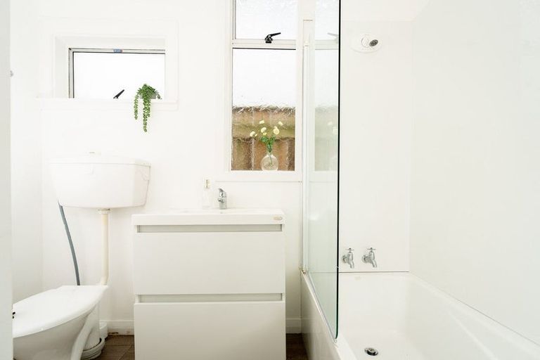 Photo of property in 10 Harper Street, Newtown, Wellington, 6021