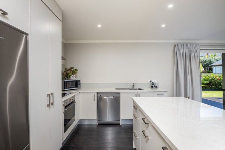 Photo of property in 38 Fernbrook Drive, Hurworth, New Plymouth, 4310