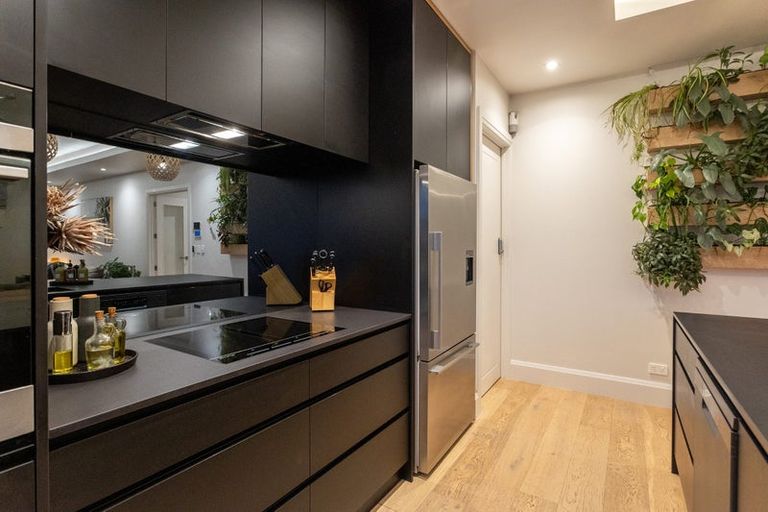 Photo of property in 43 Kent Terrace, Riverhead, 0820