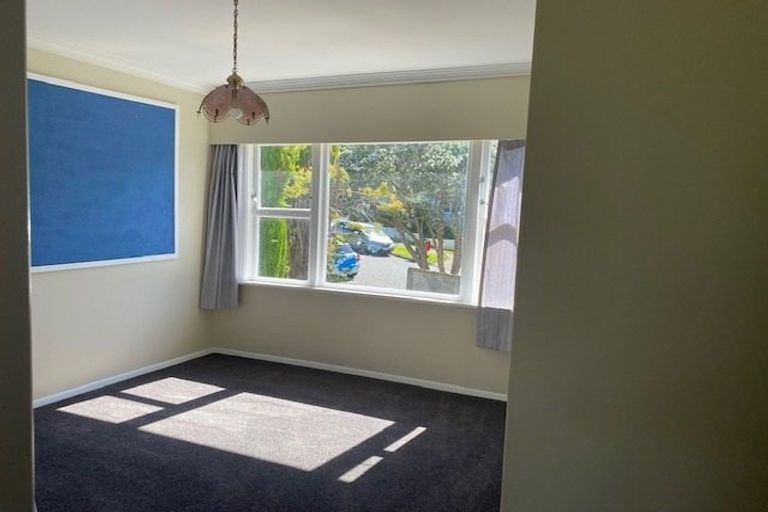 Photo of property in 21 Saint Edmund Crescent, Tawa, Wellington, 5028
