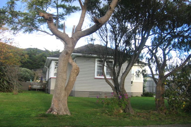 Photo of property in 10 Atiawa Crescent, Waiwhetu, Lower Hutt, 5010