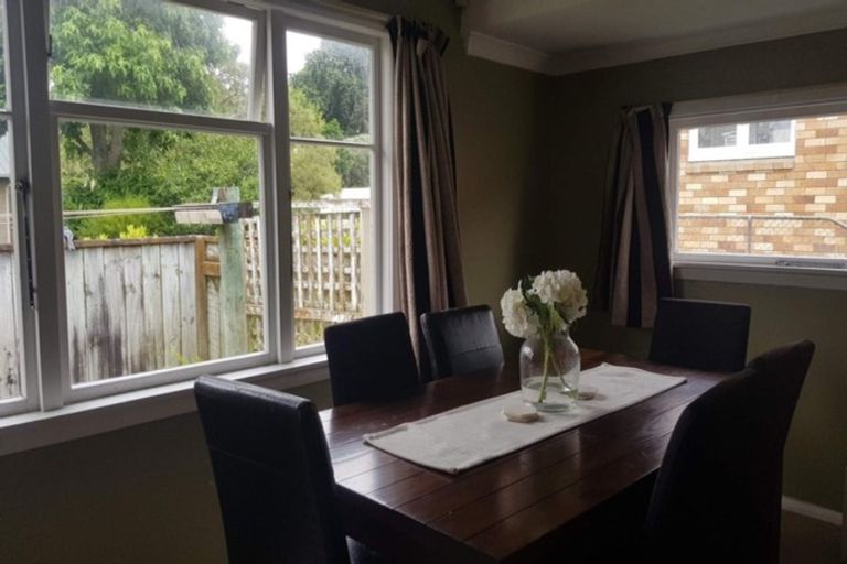 Photo of property in 4 Alton Place, Hokowhitu, Palmerston North, 4410