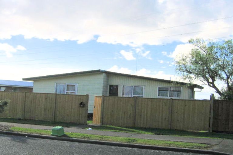 Photo of property in 33 Darnell Crescent, Clover Park, Auckland, 2019
