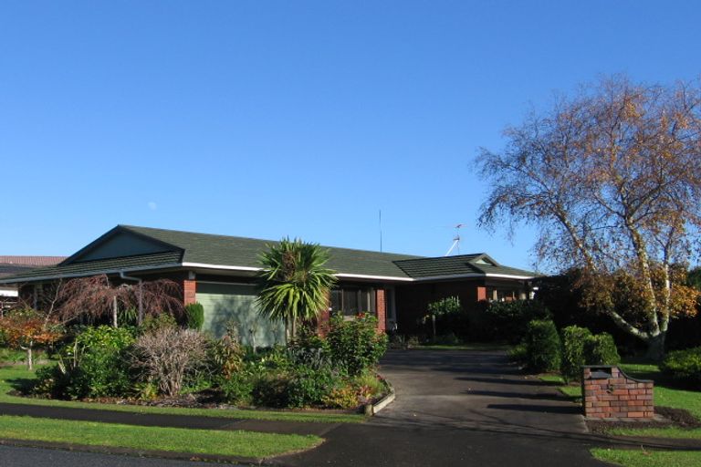 Photo of property in 5 Fielding Crescent, Farm Cove, Auckland, 2012