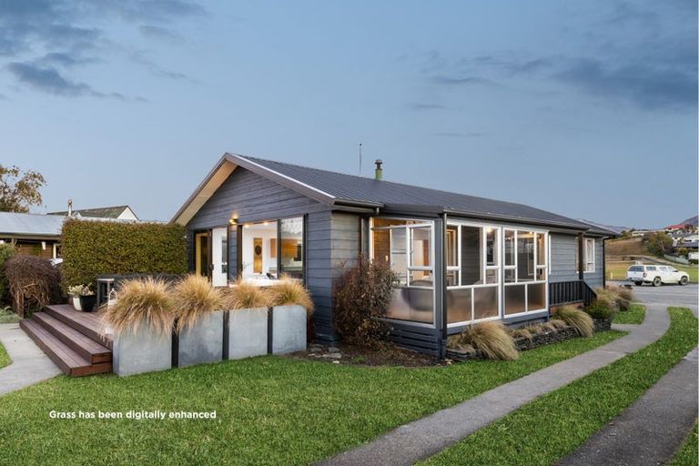Photo of property in 140 Aubrey Road, Wanaka, 9305