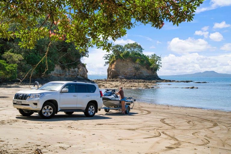 Photo of property in 45 Rock Isle Road, Torbay, Auckland, 0630