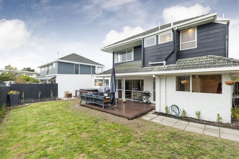 Photo of property in 23b Pahiatua Street, Hokowhitu, Palmerston North, 4410
