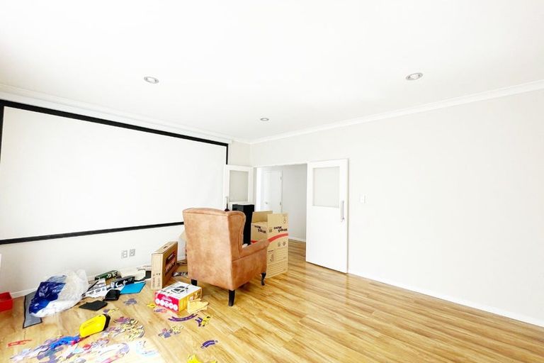 Photo of property in 324a Royal Road, Massey, Auckland, 0614