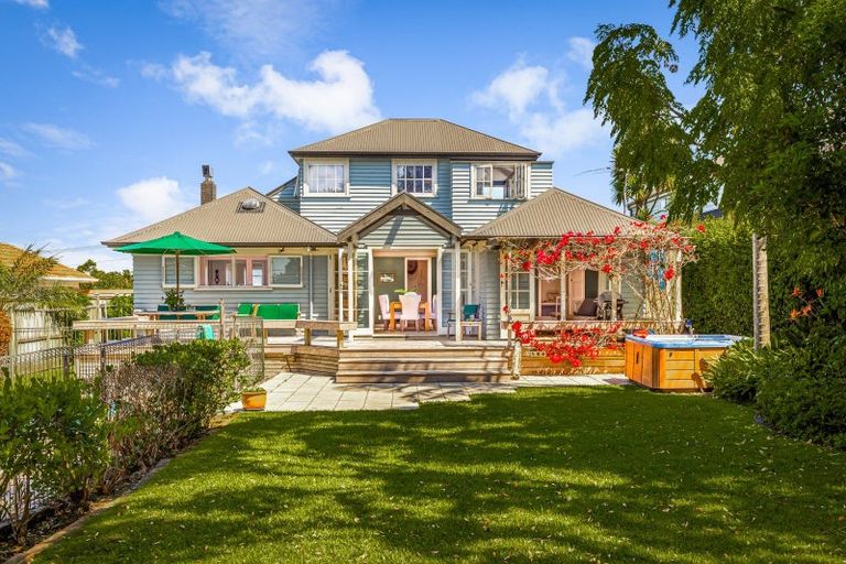 Photo of property in 34 Norwood Road, Bayswater, Auckland, 0622