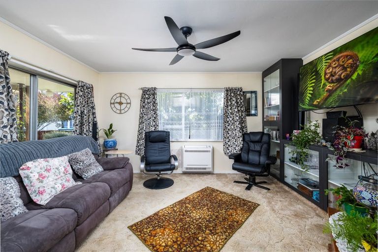 Photo of property in 16 Studholme Street, Waimate, 7924