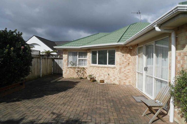 Photo of property in 9 Greenaway Road, Waikanae, 5036