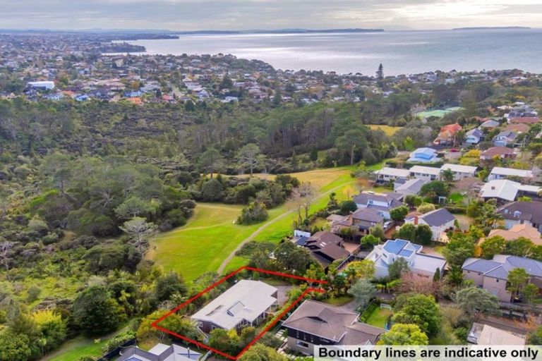 Photo of property in 82 Aberdeen Road, Campbells Bay, Auckland, 0620