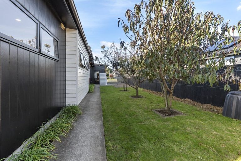 Photo of property in 23 Dreaver Drive, Waitara, 4320