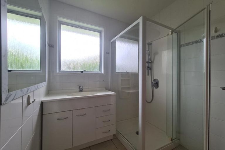 Photo of property in 1 Murillo Place, Henderson, Auckland, 0612