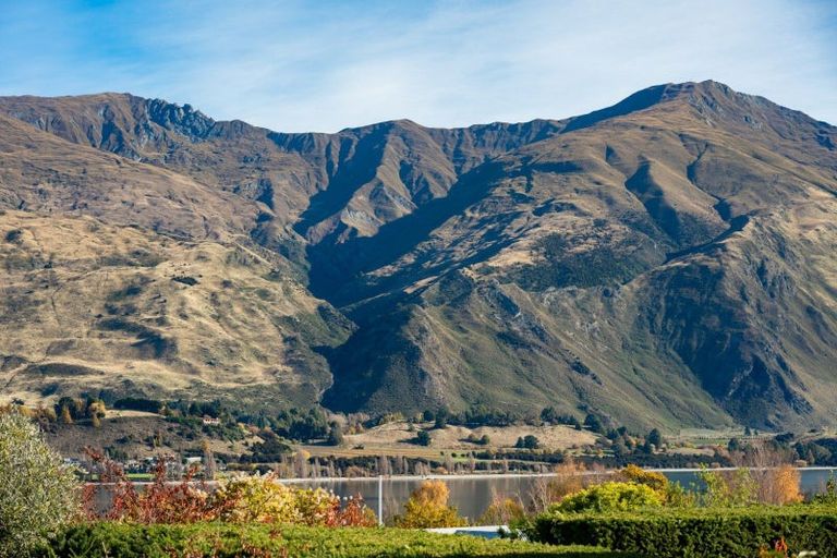 Photo of property in 6 Matai Road, Wanaka, 9305