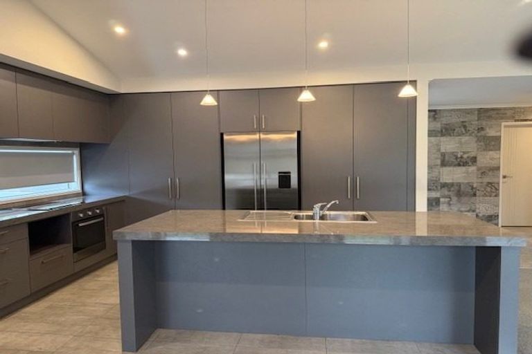 Photo of property in 278 Lakes Boulevard, Pyes Pa, Tauranga, 3112