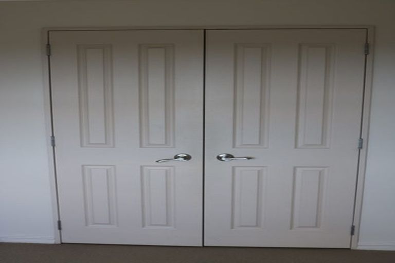 Photo of property in 26 Canary Place, Unsworth Heights, Auckland, 0632