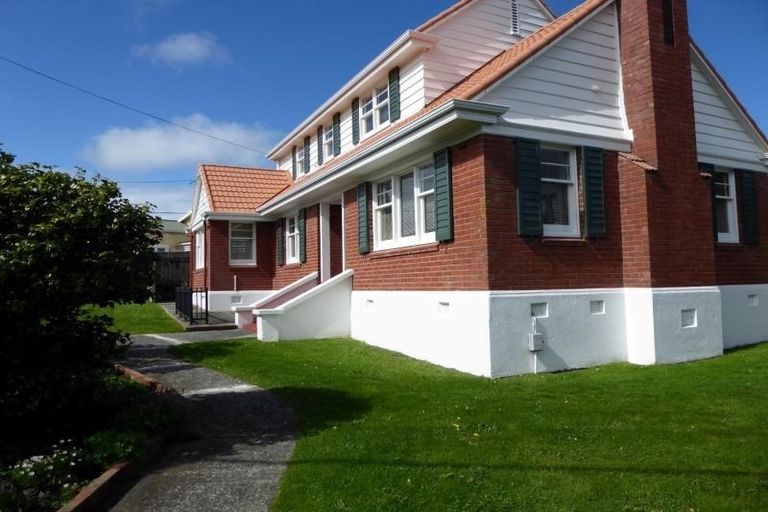 Photo of property in 9 Nicholson Road, Khandallah, Wellington, 6035