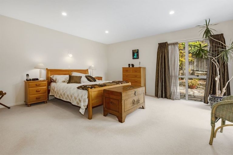 Photo of property in 9 Lanyon Place, Whitby, Porirua, 5024