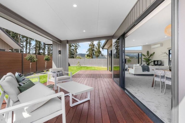 Photo of property in 26 Phoenix Palms Grove, Levin, 5510