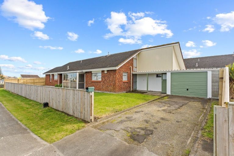 Photo of property in 20 Cross Street, Castlecliff, Whanganui, 4501