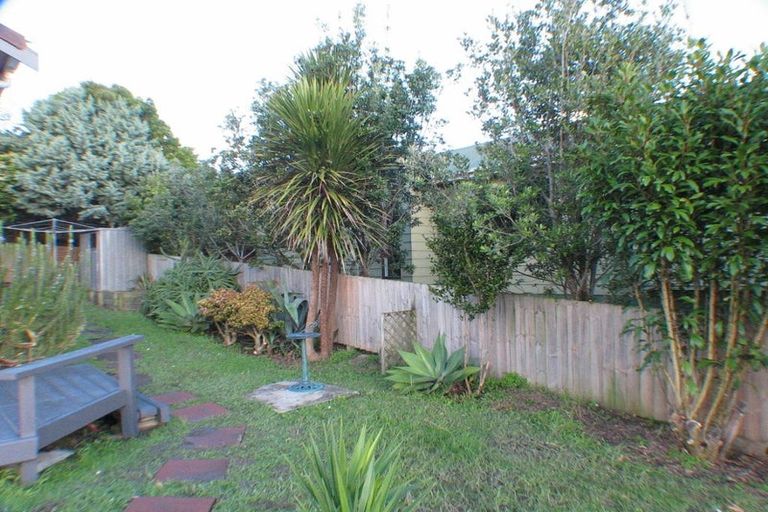 Photo of property in 1/46 Bay Vista Drive, Red Beach, 0932