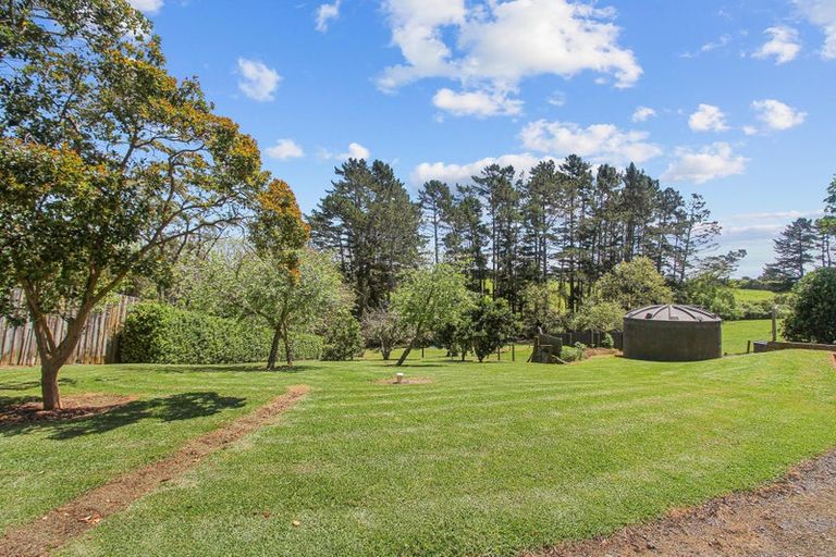 Photo of property in 1304 Glenbrook Road, Glenbrook, Waiuku, 2681