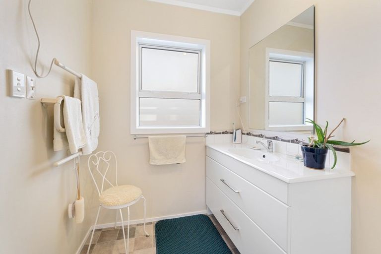 Photo of property in 126a Hillcrest Road, Raumati Beach, Paraparaumu, 5032