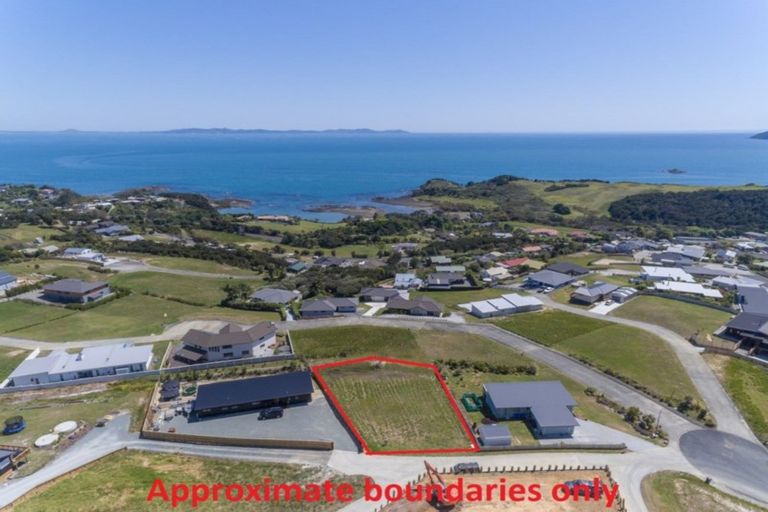 Photo of property in 17d Eagles Way, Cable Bay, 0420