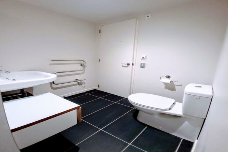 Photo of property in Piermont Apartments, 4i/82 Cable Street, Te Aro, Wellington, 6011