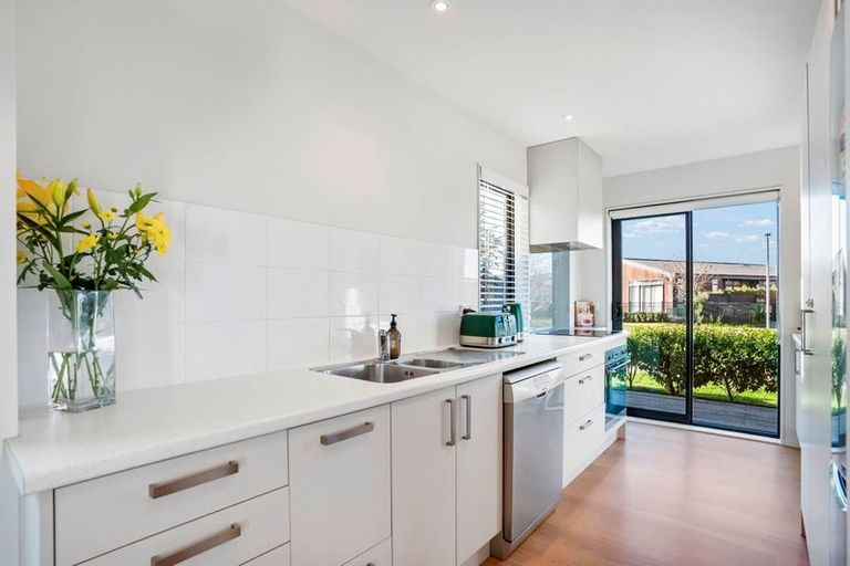 Photo of property in 7 Parachute Crescent, Papakura, 2110