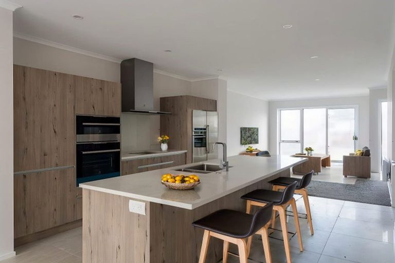 Photo of property in 2b Makura Road, Long Bay, Auckland, 0630