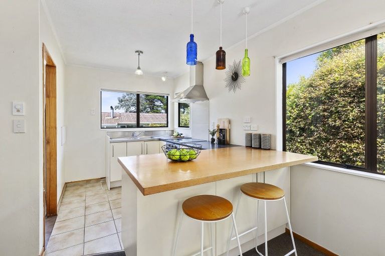 Photo of property in 5 Kilgour Way, Crofton Downs, Wellington, 6035