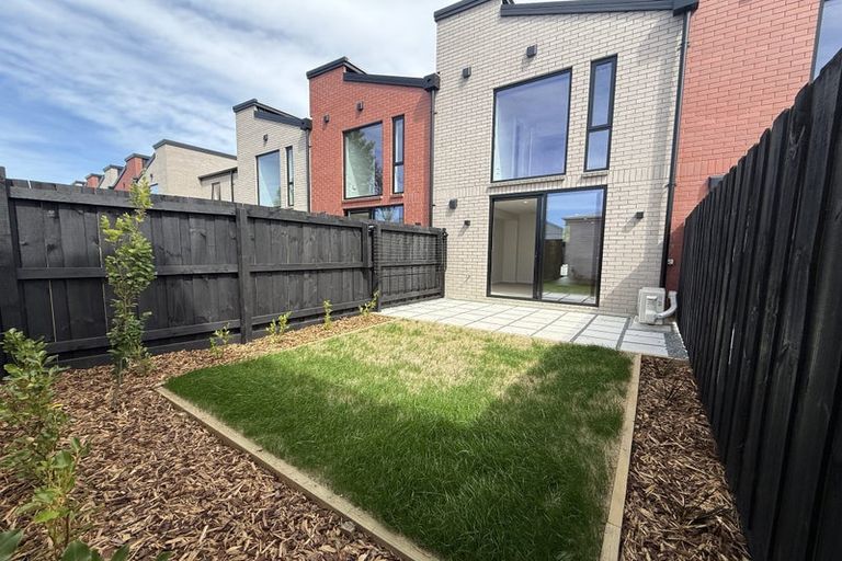 Photo of property in 88 Holly Road, St Albans, Christchurch, 8014