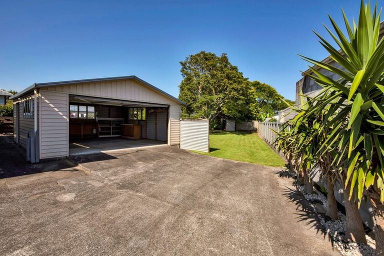 Photo of property in 410 Carrington Street, Upper Vogeltown, New Plymouth, 4310