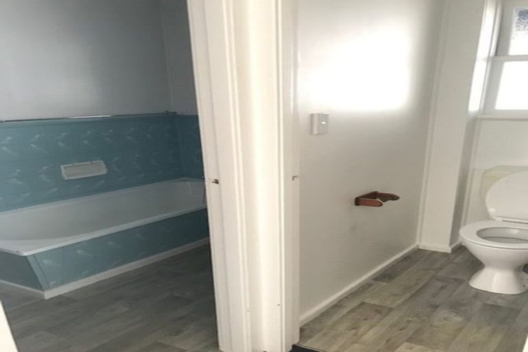 Photo of property in 28 Churton Crescent, Taita, Lower Hutt, 5011