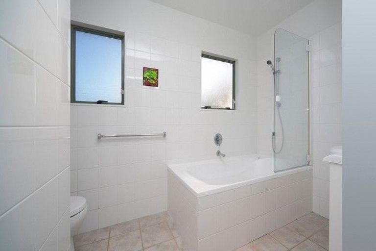 Photo of property in 35 Wiseley Road, Hobsonville, Auckland, 0618