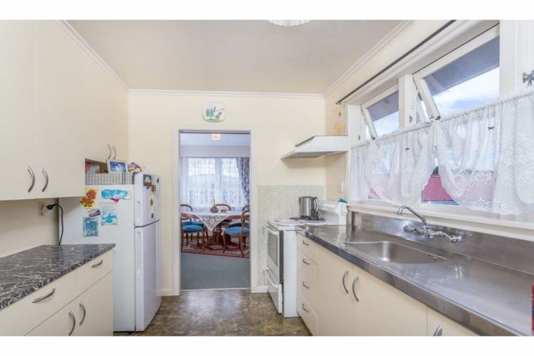 Photo of property in 1/39 Mcleod Road, Henderson, Auckland, 0612