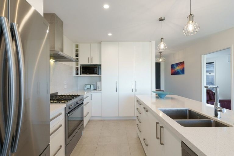 Photo of property in 77 Te Kio Crescent, Papamoa Beach, Papamoa, 3118