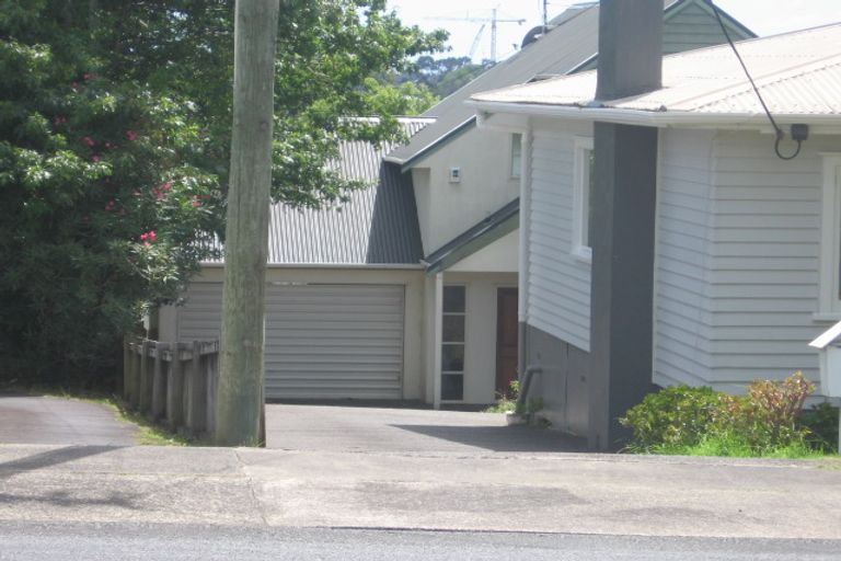 Photo of property in 2/5 Raleigh Road, Northcote, Auckland, 0627