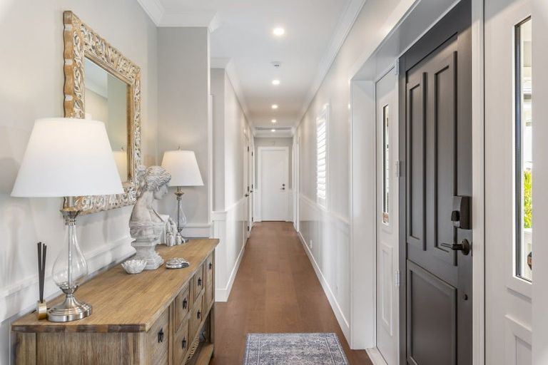 Photo of property in 7 Lamont Place, Waikanae, 5036