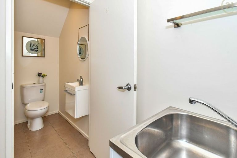 Photo of property in 11 Fermi Lane, Papakura, 2110