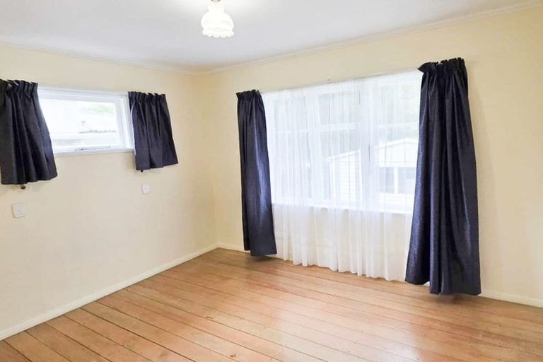 Photo of property in 52 Sunny Grove, Wainuiomata, Lower Hutt, 5014